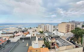 Wow Waterfront Apartment - Bari Fesca